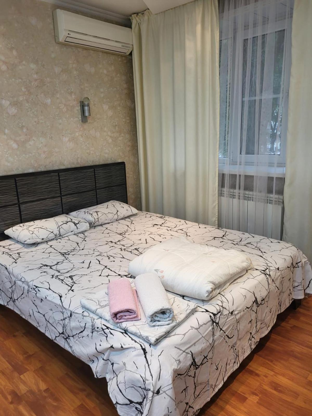 Apartments Ahmetova 6 32 อัลมาตี ภายนอก รูปภาพ